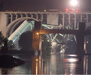 9 Dead, 20 Missing after Bridge Tumbles into River in Minneapolis