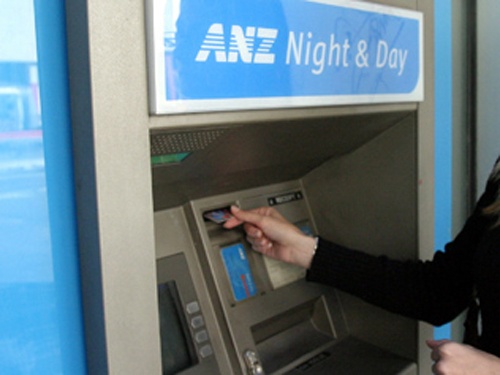 Bulgaria Bulgarian Crime Figures Involved in Fraud World Tours: Bulgarian Crime Figures Involved in Fraud World Tours