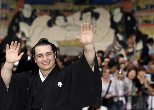 Bulgaria Set to Honor Sumo Star with Highest Award: Bulgaria Set to Honor Sumo Star with Highest Award