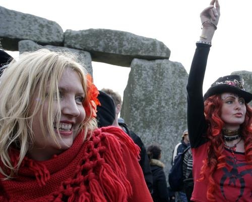 Bulgaria: Briton Hailed the Sun with Bulgarian Gadulka at Stonehenge