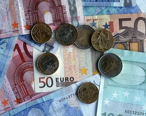Bulgaria: Bulgaria's Foreign Investments Drop by 50% in First Half of 2009