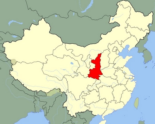 Angry Villagers Break into China Factory: Angry Villagers Break into China Factory