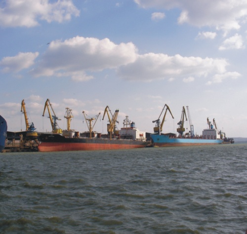 Bulgaria: Bulgaria's Port of Burgas Lays off 20% of Staff over Crisis