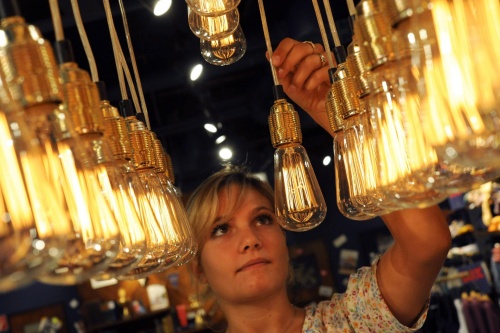 Bulgaria: EU Bans Old-Fashioned Light Bulbs