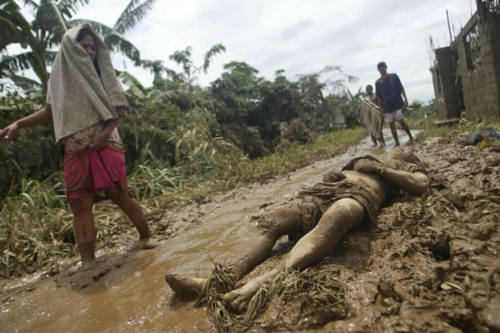Philippines Floods Bring Staggering Death Toll: Philippines Floods Bring Staggering Death Toll