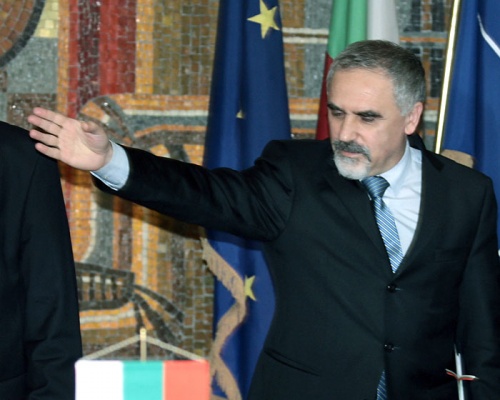 Bulgaria: New Bulgaria Ambassador to UK Presents Credentials to Queen