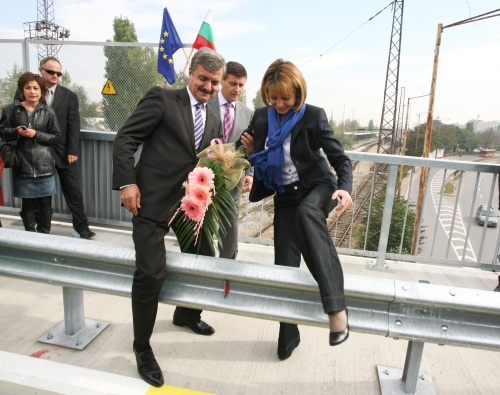 Bulgaria: Borisov's Sofia Mayor Candidate Set to Destroy Socialist Opponent