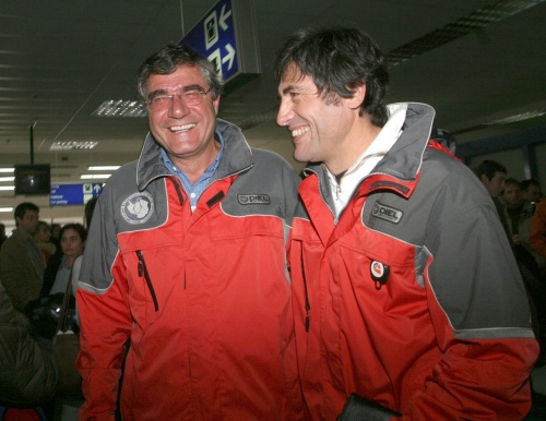 Ship with 2 Bulgarian Antarctic Explorers Onboard Sustains Damage: Ship with Bulgarian Antarctic Explorers Onboard Sustains Damage