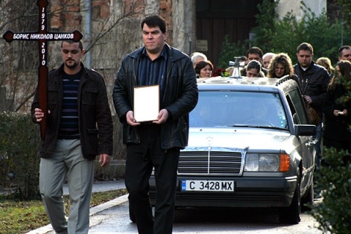 Bulgaria: Relatives, Friends Bid Farewell to Controversial Bulgarian Journalist