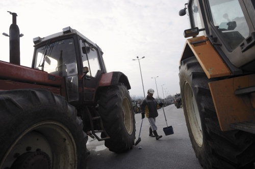 All Truck Traffic Halted at Bulgaria Border over Greek Blockade: All Truck Traffic Halted at Bulgaria Border over Greek Blockade