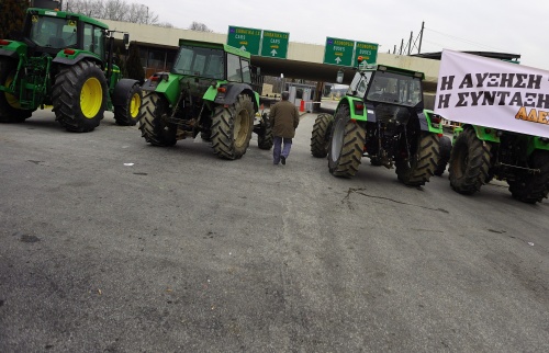 Bulgaria: Greek Farmers End Blockade of Major Bulgaria Border Crossing