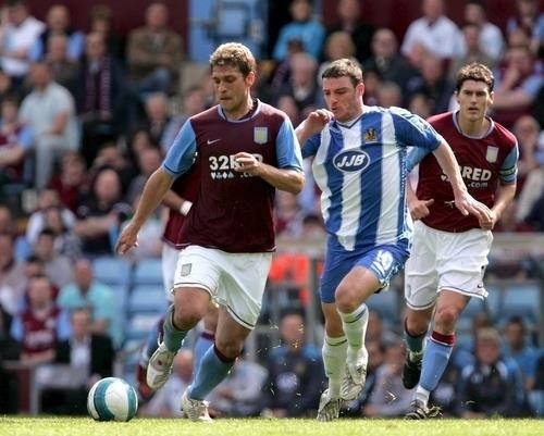 Petrov's Late FA Cup Equalizer Causes Linesman Controversy: Petrov's Late FA Cup Equalizer Causes Linesman Controversy