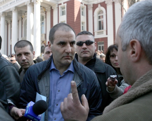 Bulgaria: Bulgaria Protesting Police Officers Jeer Interior Minister