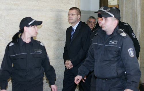 Bulgaria: Bulgarian Communication Specialist Defends Controversial Optic Cable