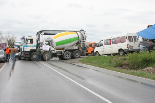 Bulgarian Builders Protest at US Training Ground Escalate: Bulgarian Builders Protest at US Training Ground Escalates