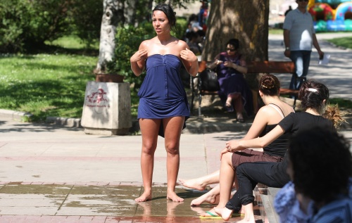 Bulgaria Registers Record High Temperatures: Bulgaria Registers Record High Temperatures