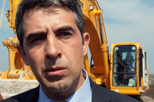 Bulgaria: Bulgarian Minister Insists on Privileges for Foreign Investors