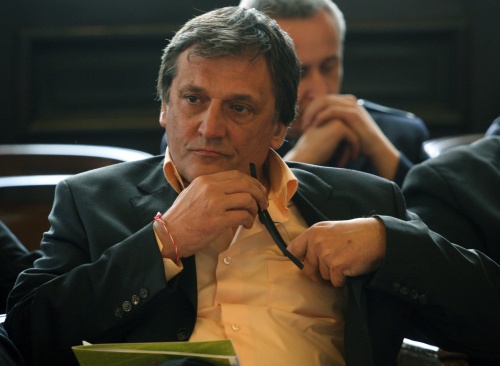 Sofia City Hall to Dismantle Illegal Billboards: Sofia City Hall to Dismantle Illegal Billboards