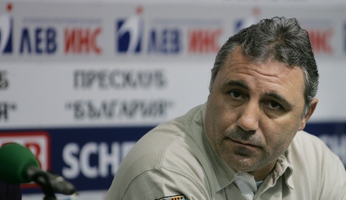 Bulgaria: Bulgarian Football Legend Stoichkov Adopted Peruvian Boy