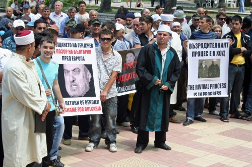 Bulgaria: Bulgarian Muslims Rise in New Wave of Protests against Chief Mufti