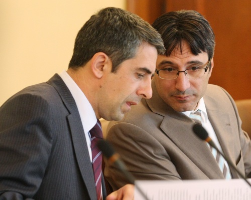 Bulgaria: Bulgarian Development Minister Discreetly Backs Power Utilities