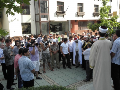 Bulgaria: Angry Imams Curse Bulgarian Leadership