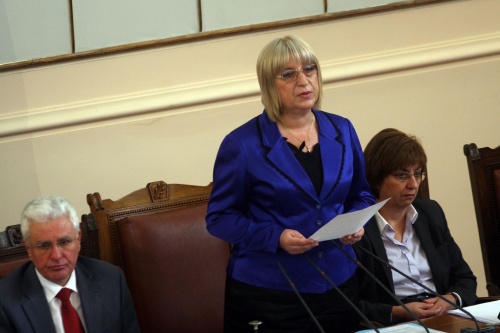 Bulgaria: Bulgarian Parliament Speaker Begs Bulgarians for Forgiveness