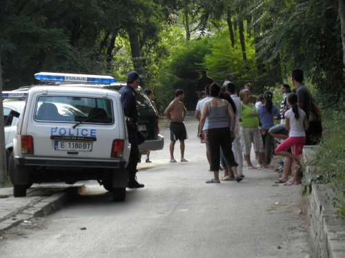 Bulgaria: Bulgarian Roma Besiege Hospital over Pregnant Woman’s Death