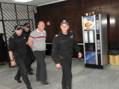 Bulgaria Extradites Top Drug Lord to Greece: Bulgaria Extradites Top Drug Lord to Greece