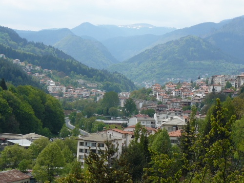 Bulgarian Rhodope Mountains Keen on Being Smog Shelter for Scores of Russians: Bulgarian Rhodope Mountains Might Shelter Russians from Smog
