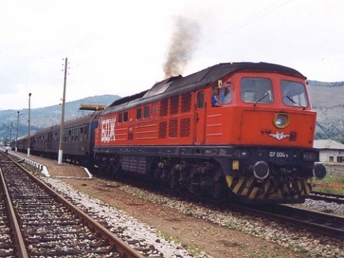Bulgarian Train Escapes Derailment after Cable Theft: Bulgarian Train Escapes Derailment after Cable Theft