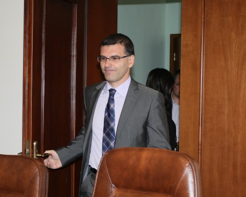 Bulgarian FinMin Rebuts Opposition Claims of Wasted Healthcare Funds: Bulgarian FinMin: Healthcare Funds Are Intact