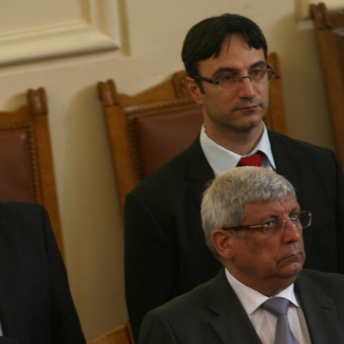 Bulgaria: Minister Eager to Have US Revive Bulgaria's Defense Industry