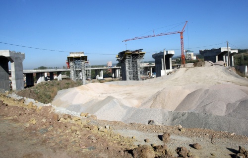 Construction Workers Dig Precious Find on Bulgarian Highway: Construction Workers Dig Precious Find on Bulgarian Highway