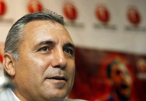 Bulgaria: Stoichkov: Bulgaria Football Team Not Worthy of Carrying My Suitcase