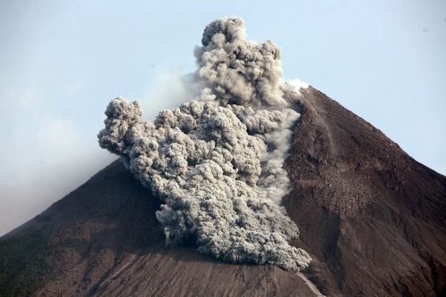 Bulgaria: Indonesia's Most Dangerous Volcano Erupts Again