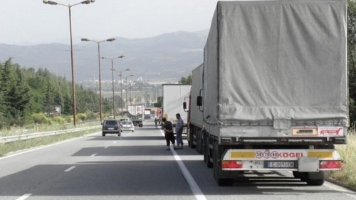 Bulgaria: Slow Bulgarian Customs Cause Turkish Border Jam