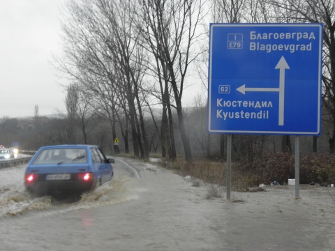 Bulgaria: Floods, Landslides Shut Major Railway Lines in Bulgaria