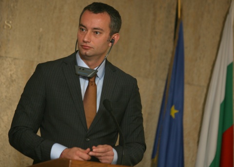 Bulgaria: Bulgarian FM: President Provides Political Cover for Ex Communist Agents