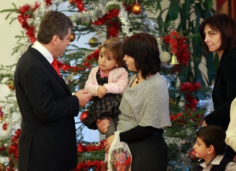 Sofia Awaits Traditional Charity Christmas Show: Sofia Awaits Traditional Charity Christmas Show