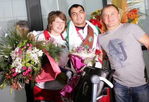 Stabbed Bulgarian Wrestling Champion in Stable Condition: Stabbed Bulgarian Wrestling Champion Stabilized