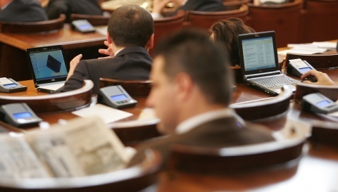 Bulgaria: Bulgarian Parliament Adopts 'Blue Card' Permits