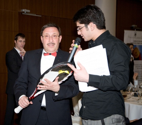 Bulgaria: Bulgarian Tennis Star's Racket Auctioned Off at Cancer Fundraiser