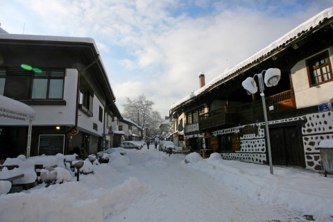 2 Brits Injured Overnight near Bulgaria Winter Resort of Bansko: 2 Brits Injured near Bulgaria's Winter Resort of Bansko