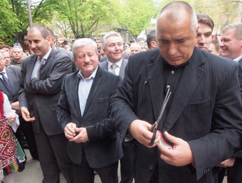 Bulgaria: Bulgaria's Ruling Party with Minor Lead for Presidential Elections - Poll