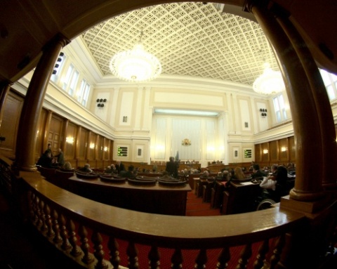 Bulgaria: Bulgarian Parliament to Discuss Minimum Wage Rise