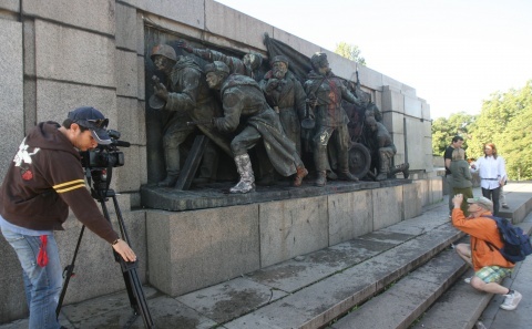 Bulgaria: Bulgaria to Commemorate Russia's Great Patriotic War in Front of 'Vandalized' Monument