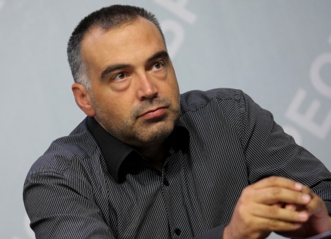 Bulgaria: Leftist MP Roasts Bulgarian PM over 'Excessive Ribbon Cutting'