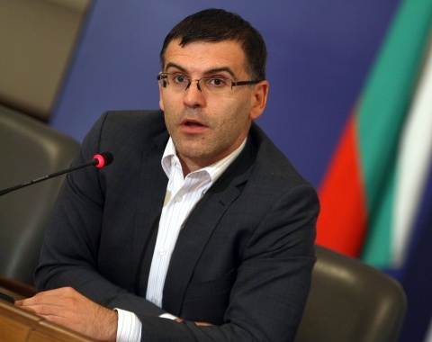 Bulgaria: FinMin Reassures Bulgarians, Pledges New Minimum Wage Hike