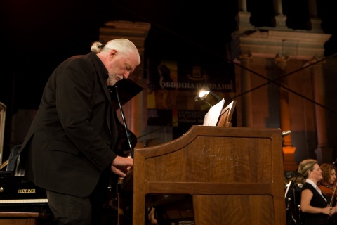 Bulgaria: Ex Deep Purple Keyboardist Battling Cancer